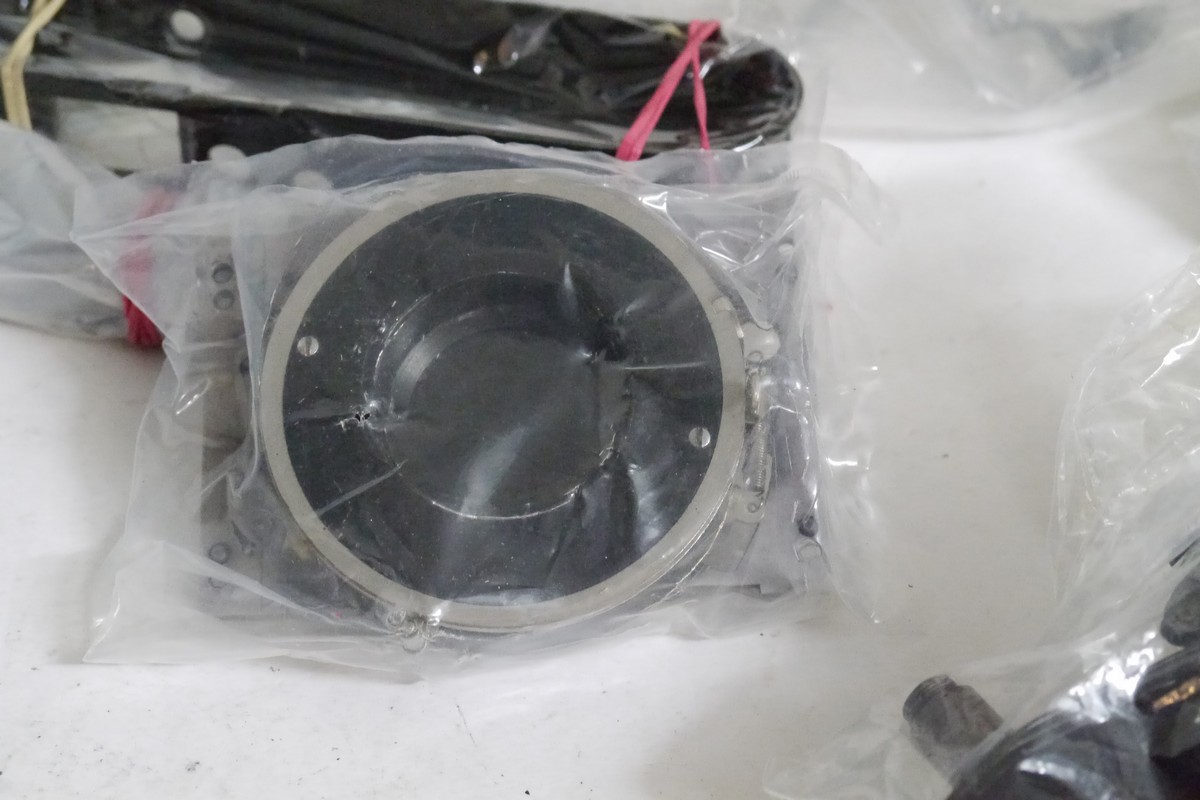 Futura dismantled camera body, consisting of the body shell, top plate, shutter crate, lens mounts & parts, most of the fittings & screws/parts Futura dismantled camera body, consisting of the body shell, top plate, shutter crate, lens mounts & parts, most of the fittings & screws/parts.