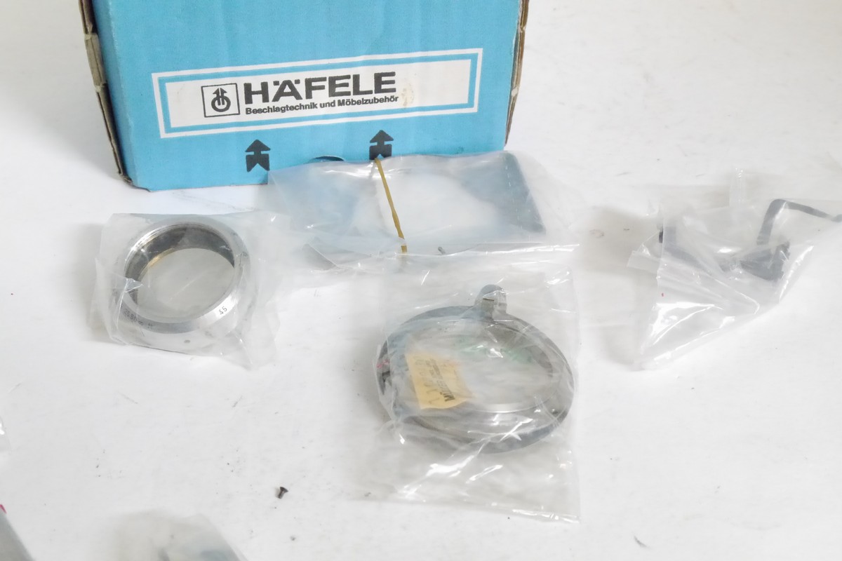 Futura dismantled camera body, consisting of the body shell, top plate, shutter crate, lens mounts & parts, most of the fittings & screws/parts Futura dismantled camera body, consisting of the body shell, top plate, shutter crate, lens mounts & parts, most of the fittings & screws/parts.