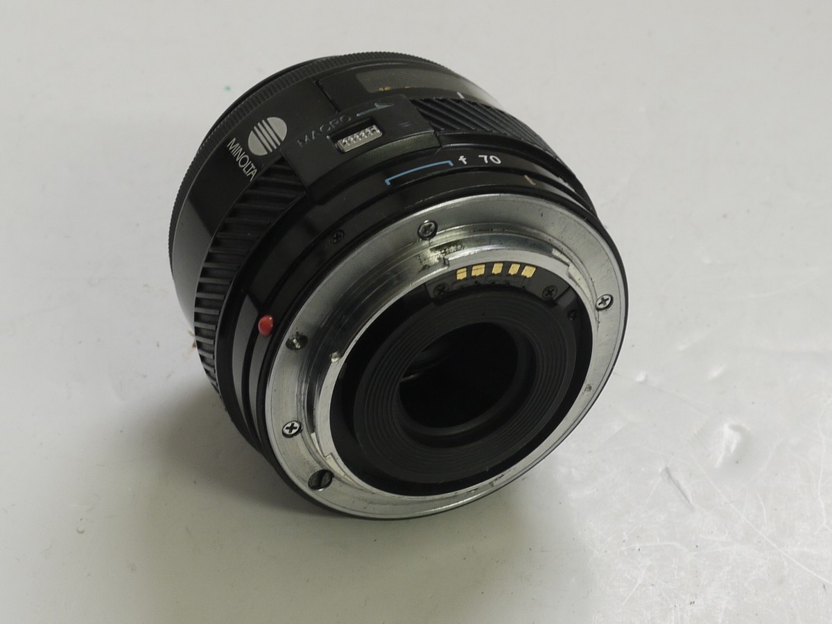Minolta 35-70mm f4 AF Zoom lens in Minolta Sony A mount + rear cap & case 5 Minolta 35-70mm f4 AF Zoom lens in Minolta Sony A mount + rear cap & case