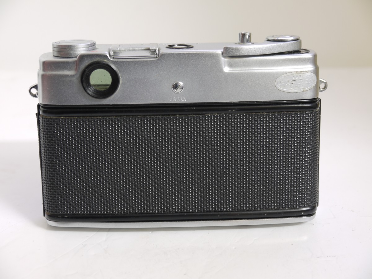 Yashica Lynx 1000L 35mm selenium metered coupled rangefinder camera with 4.5cm f1 Yashica Lynx 1000L 35mm selenium metered coupled rangefinder camera with 4.5cm f1.8 Yashinon lens, Yashica UV filter, front cap, ER case, original instructions & makers box with outer sleeve