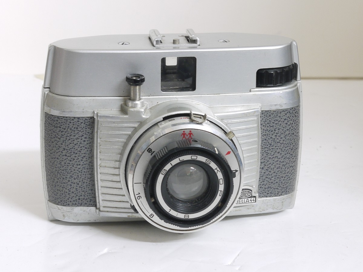 Bilora Bella 44 127 camera with Grey covering & Art-Deco Patterning, with f8 Biloskop lens & makers ER case 2 Bilora Bella 44 127 camera with Grey covering & Art-Deco Patterning, with f8 Biloskop lens & makers ER case