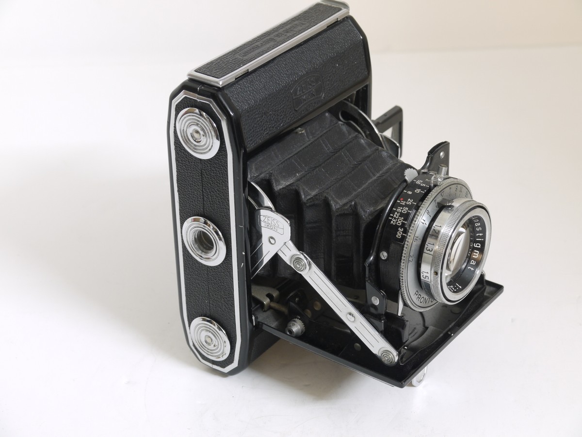 mwclassiccameras-20201127-126