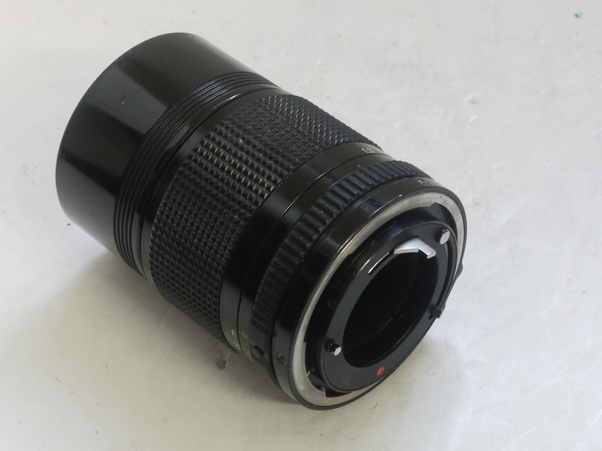 Canon 135mm f3.5 manual focus FD mount lens with built-in lens hood