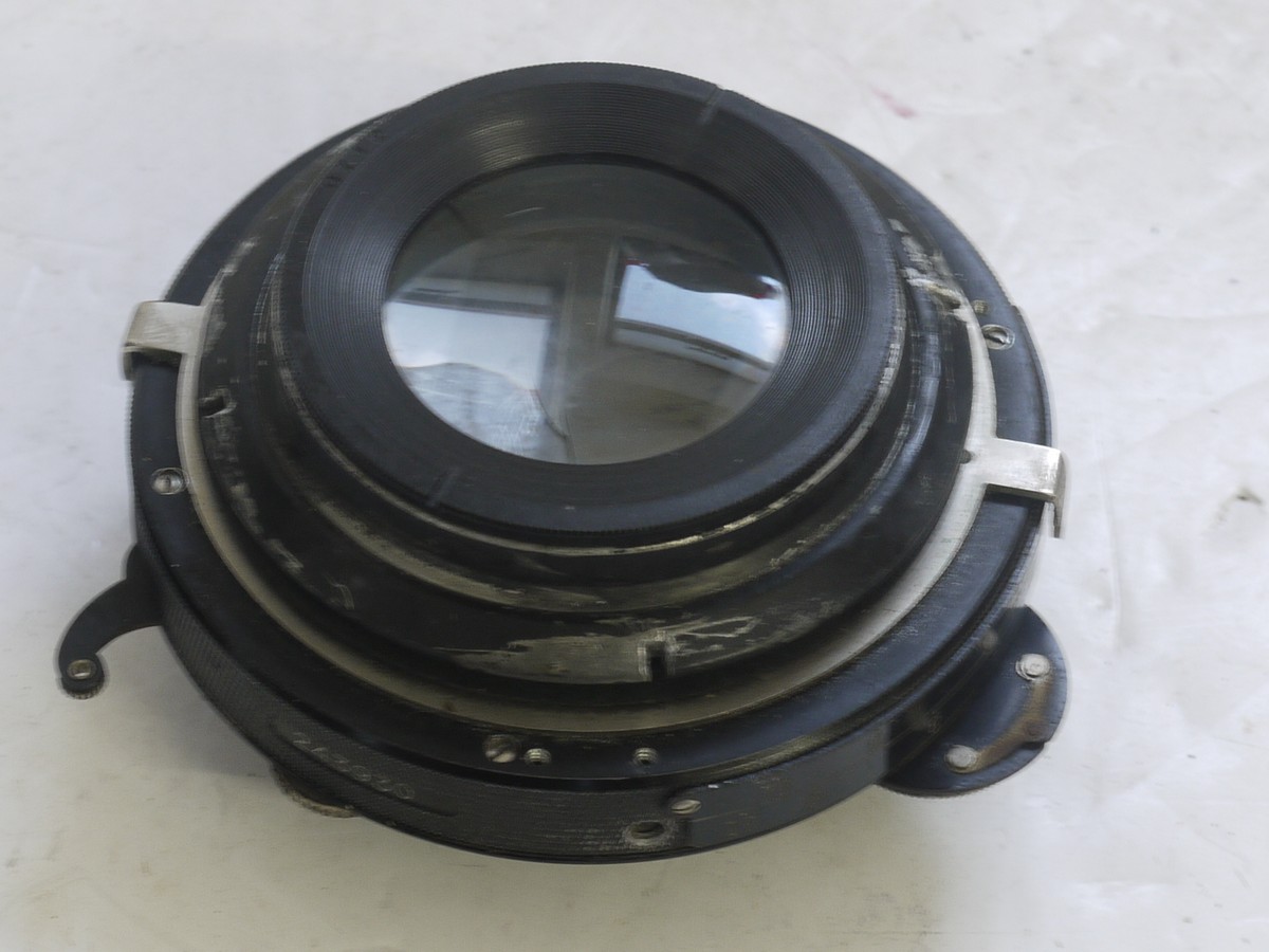 Carl Zeiss Jena 13.5cm f3 Carl Zeiss Jena 13.5cm f3.5 Tessar uncoated lens with Iris Diaphragm in Compur shutter
