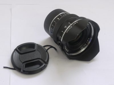 Zeiss 18mm f4 Distagon T* ZM (Leica M) mount lens, black + makers bayonet lens hood & caps