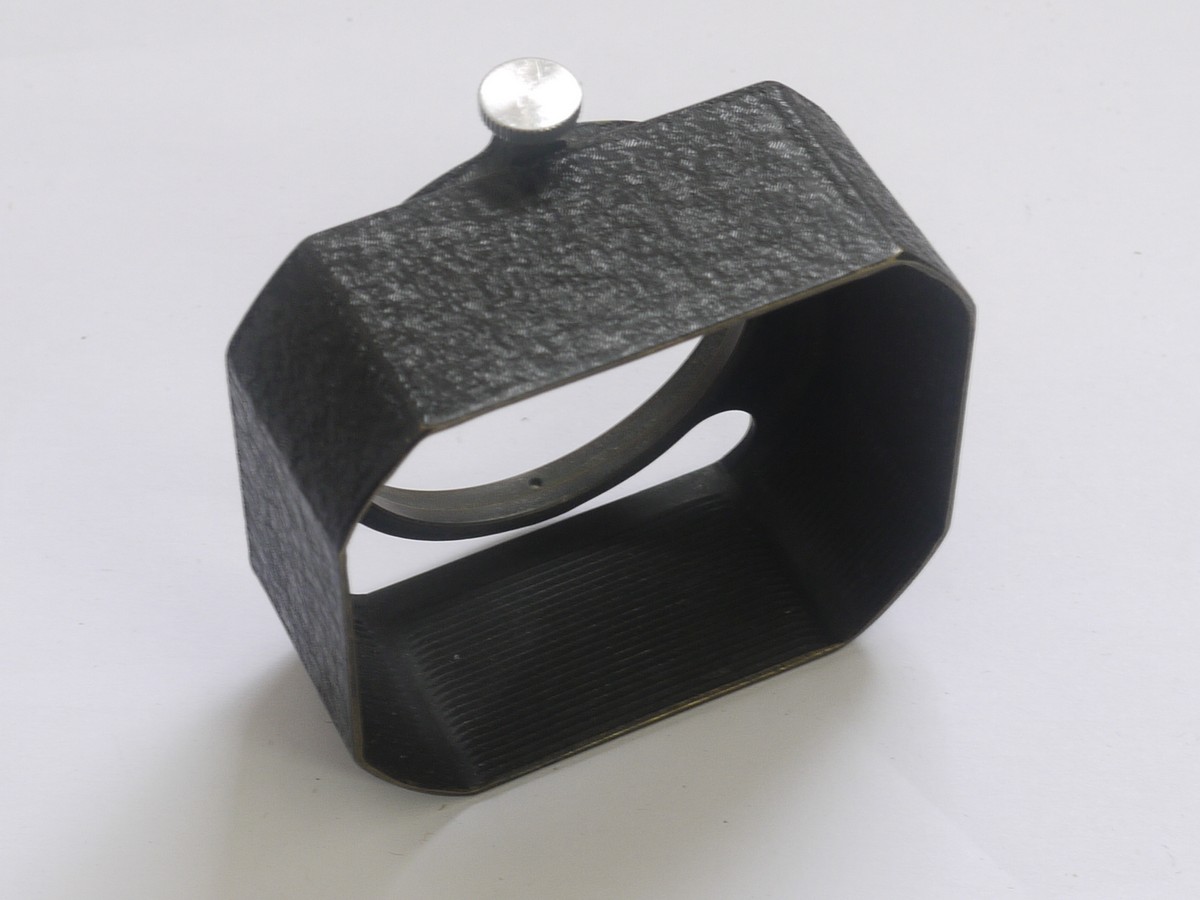 Leitz push on Square crackle metal lens hood, with fixing screw, for 50mm f1 Leitz push on Square crackle metal lens hood, with fixing screw, for 50mm f1.5 Summarit & Xenon (XOONS)