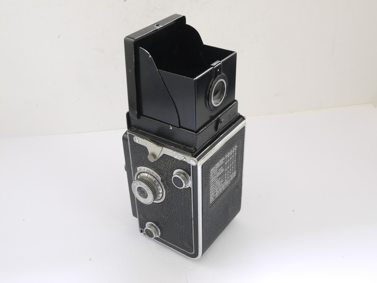 mwclassiccameras-20210416-22 Carl Zeiss Jena 110mm f6.3 Anastigmat (Early Protar) black/brass lens with Iris Diaphragm & flange