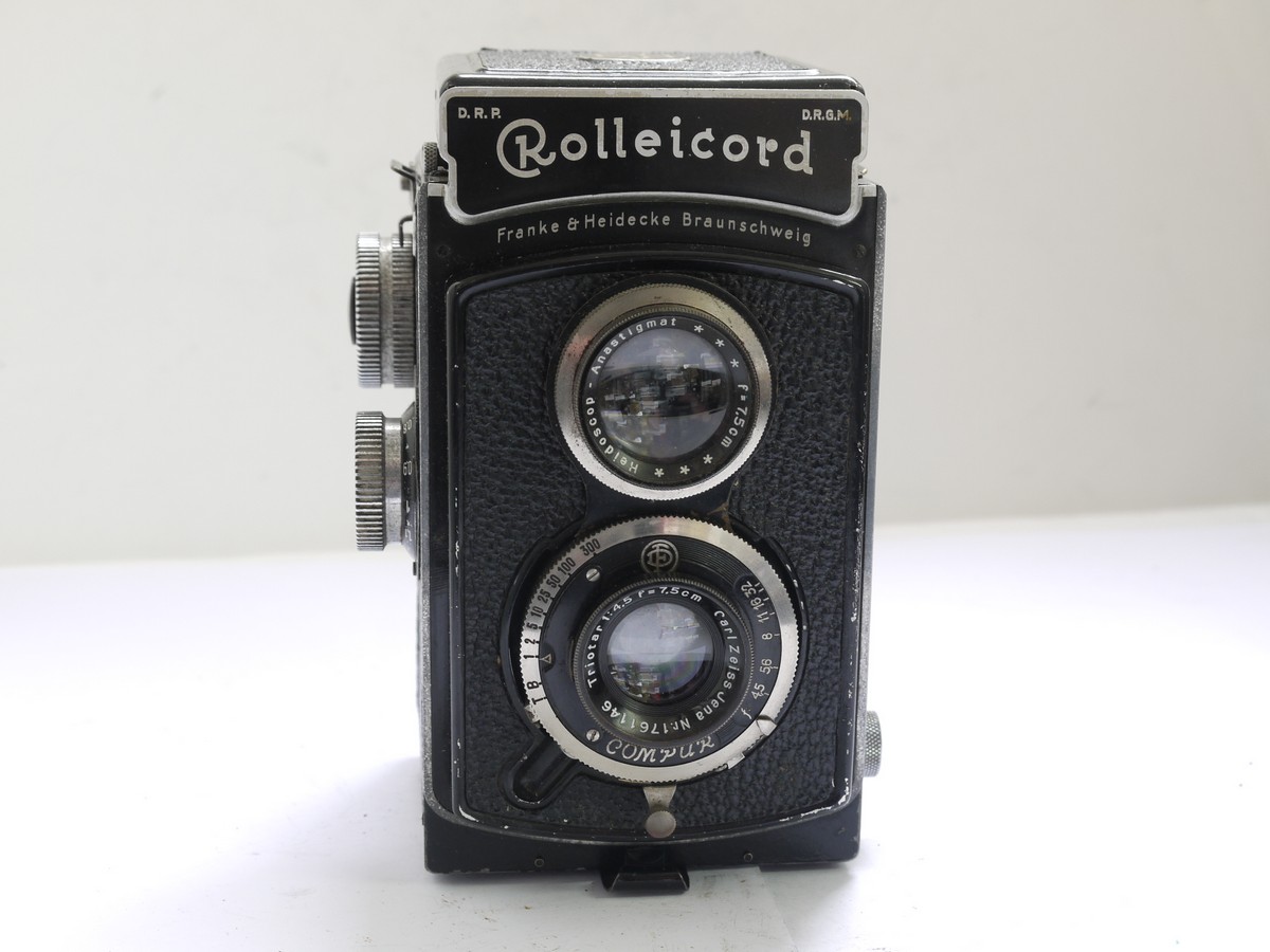 mwclassiccameras-20210416-241 Rolleicord Ia Type 3 6x6 TLR with 7.5cm f4.5 Triotar lens in Compur shutter + ER case