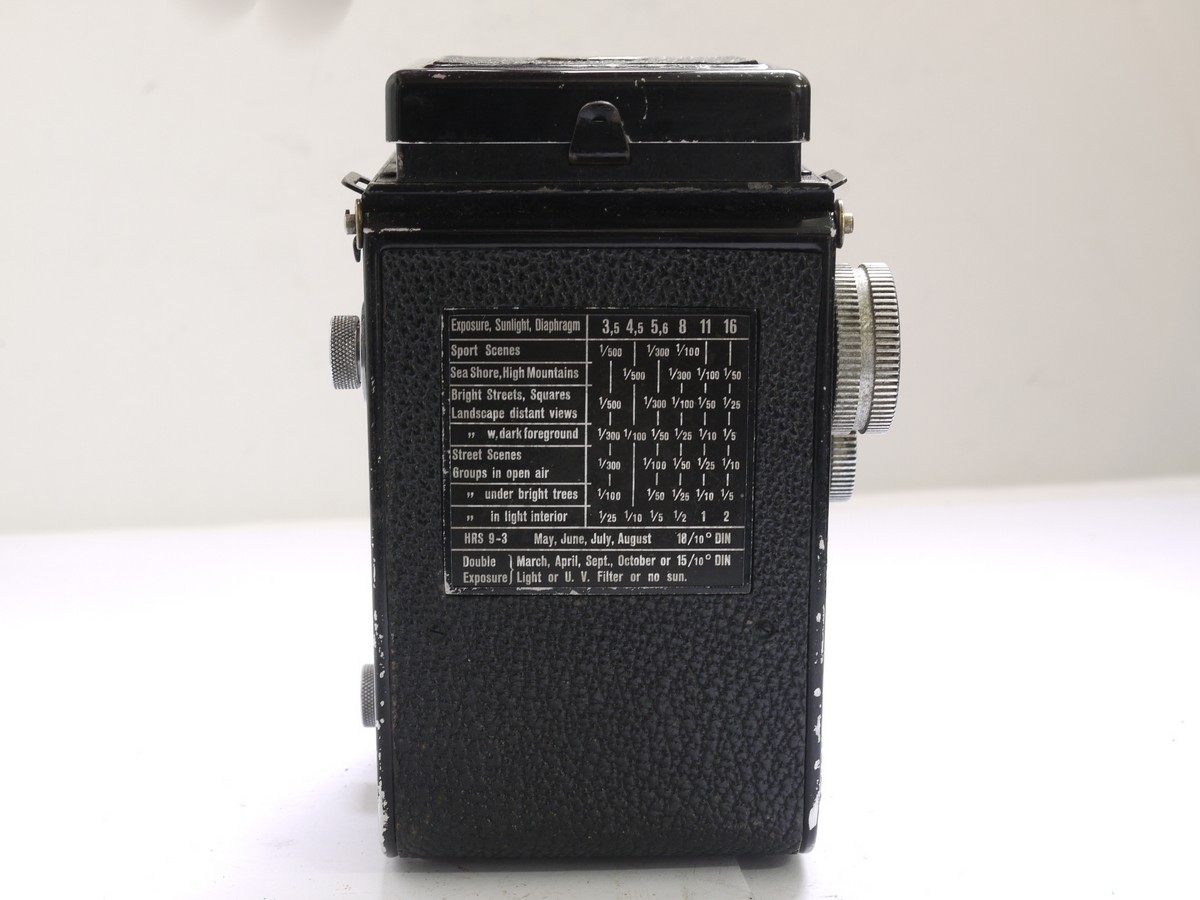 mwclassiccameras-20210416-243 Rolleicord Ia Type 3 6x6 TLR with 7.5cm f4.5 Triotar lens in Compur shutter + ER case
