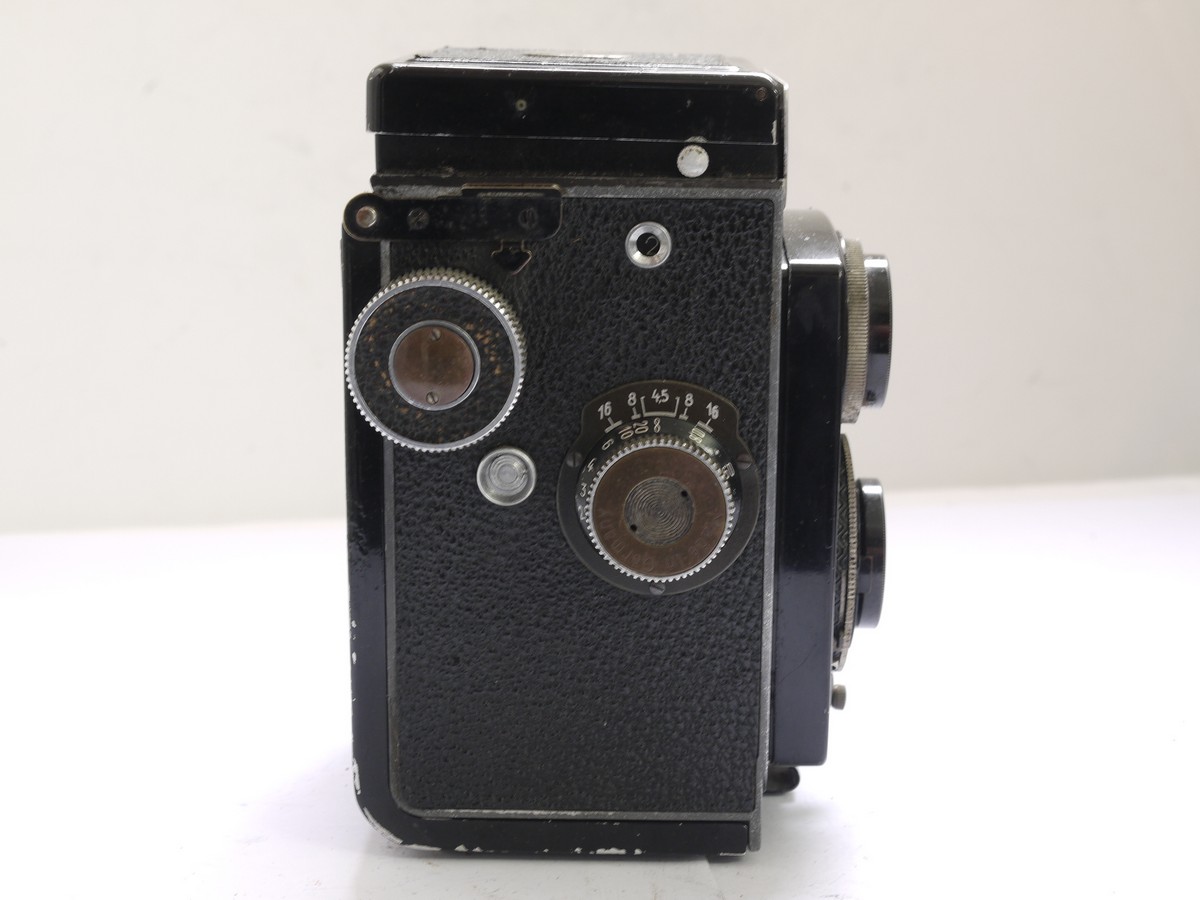 mwclassiccameras-20210416-244 Rolleicord Ia Type 3 6x6 TLR with 7.5cm f4.5 Triotar lens in Compur shutter + ER case