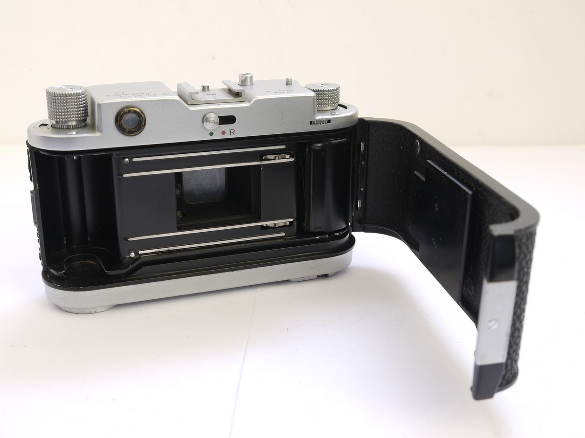 mwclassiccameras-20210423-147 Robot Royal 36 Model III 35mm coupled rangefinder clockwork motorised camera, 24x36 + Schneider 45mm f2.8 Xenar interchangeable lens & makers ER case