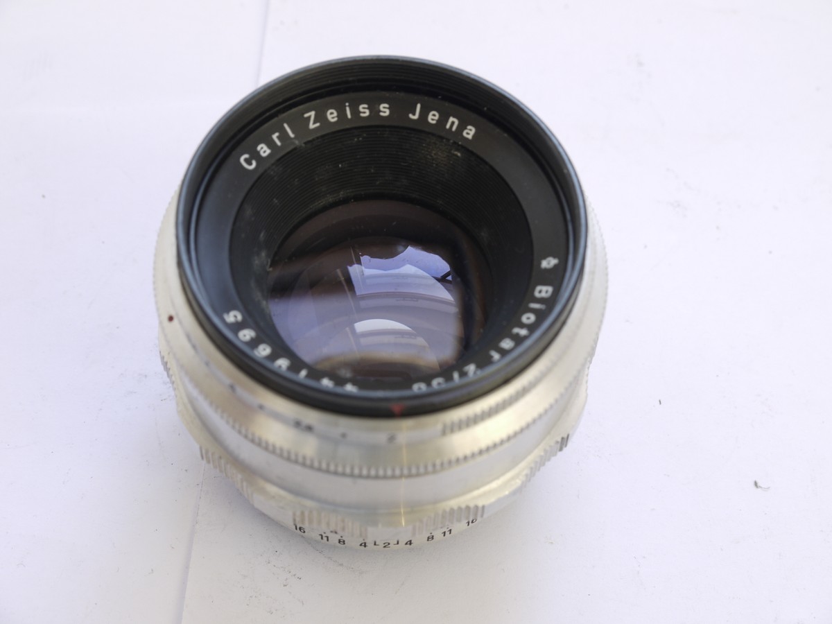 mwclassiccameras-20210423-232 Carl Zeiss Jena 58mm f2 Biotar coated all chrome manual focus M42 screw mount lens