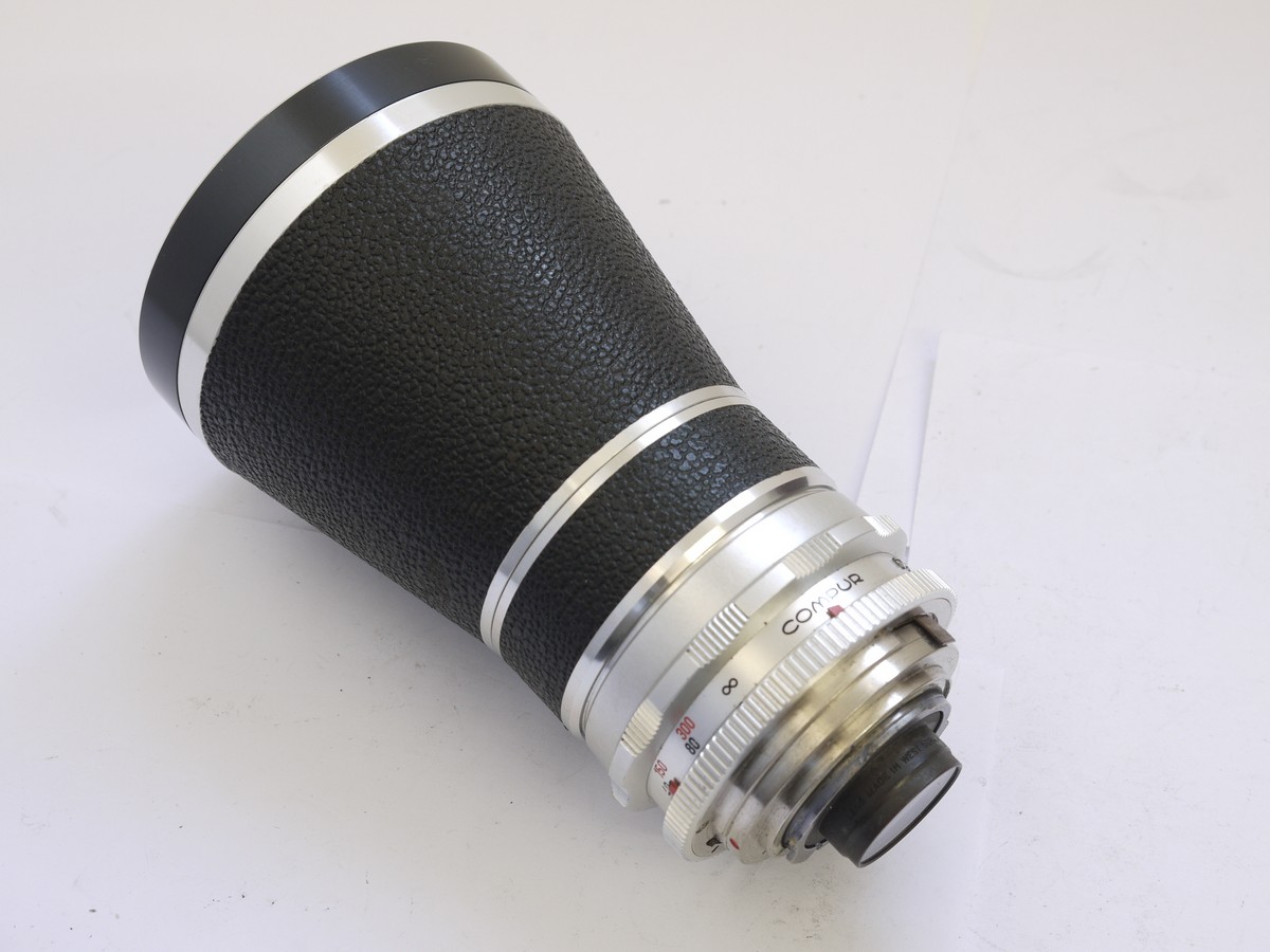 mwclassiccameras-20210423-395 Voigtlander 200mm f4 Super Dynarex lens for Bessamatic + Voigtlander Skylight filter, lens hood, caps & leather sprung case