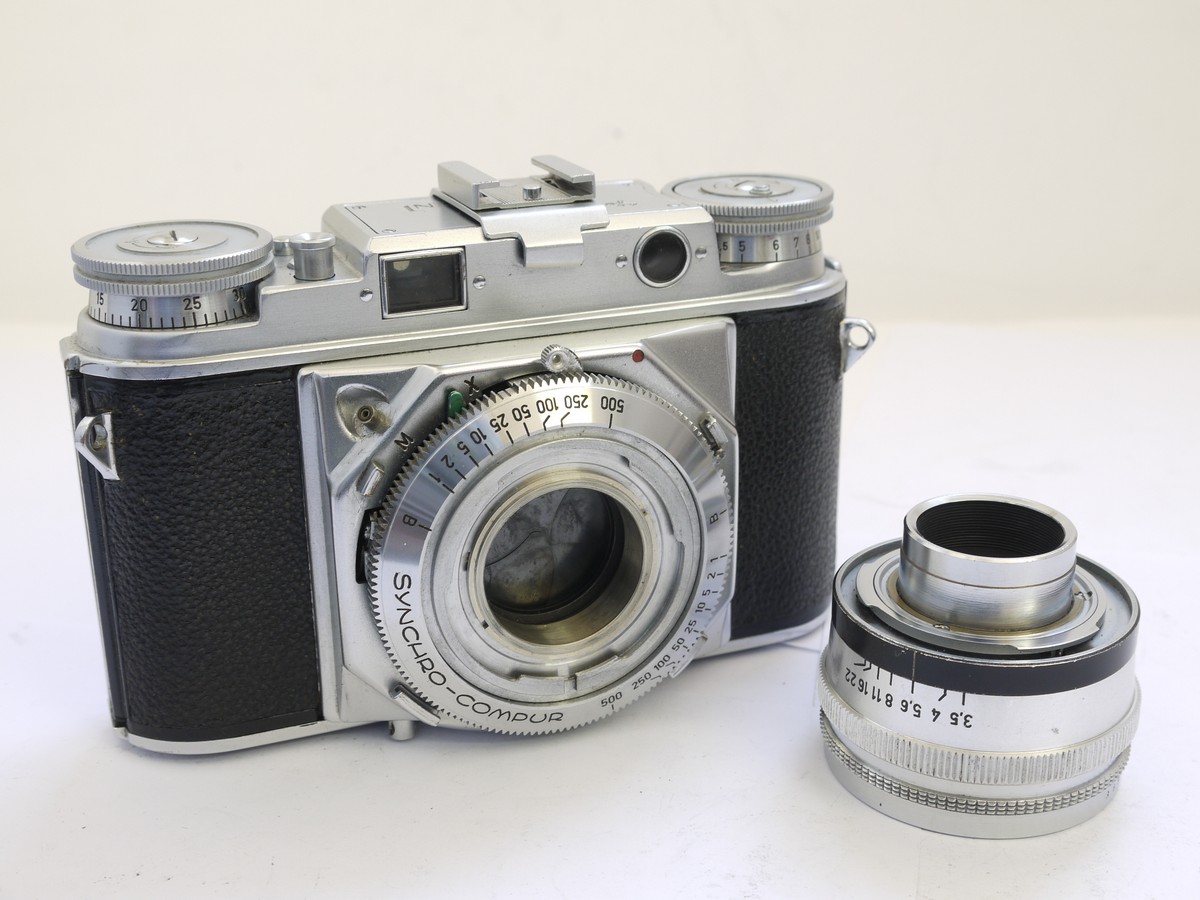 mwclassiccameras-20210423-400 Voigtlander Prominent I 35mm coupled rangefinder camera with removable accessory shoe + 50mm f3.5 Color-Skopar interchangeable lens