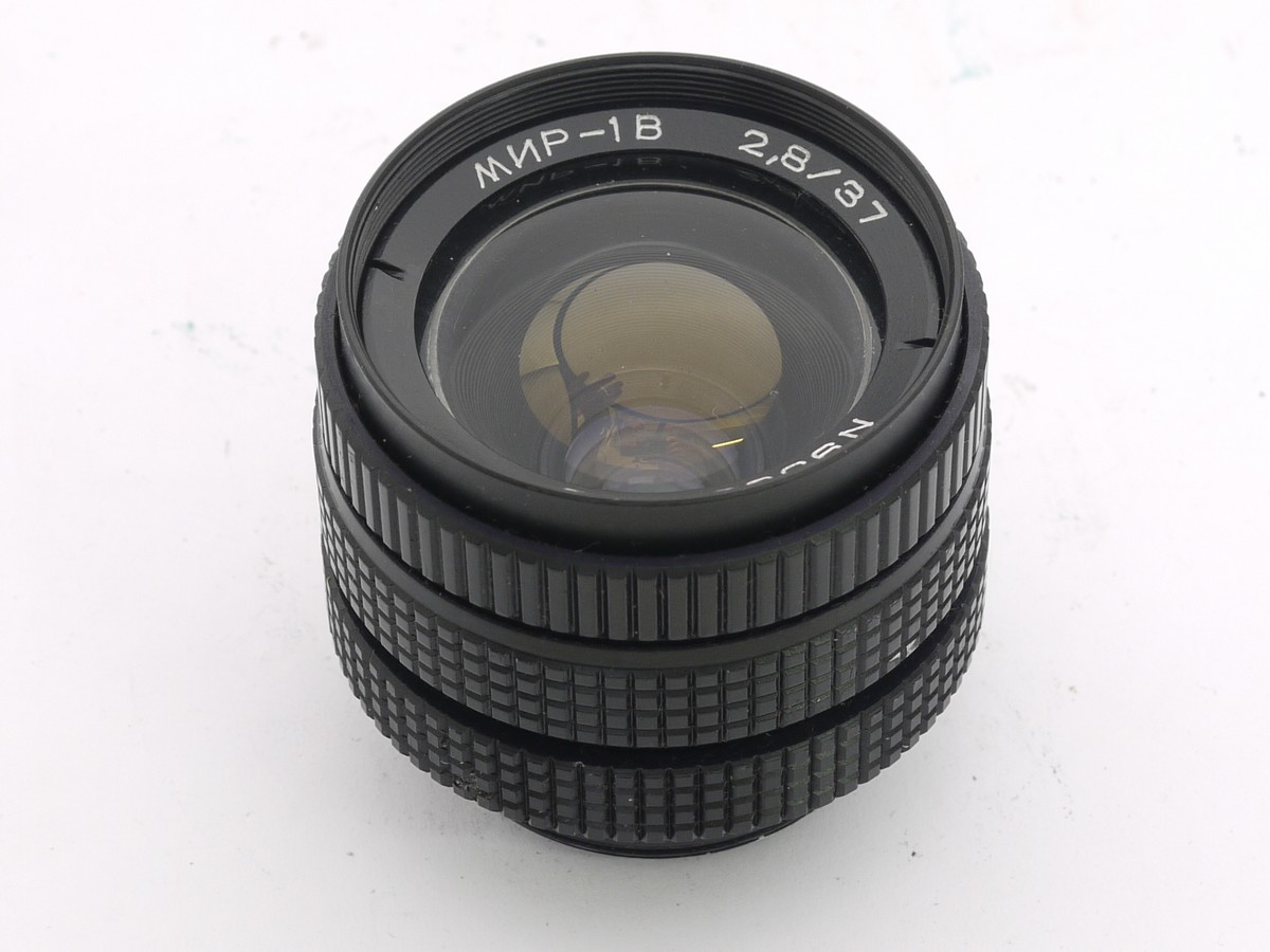 mwclassiccameras-20210430-134 Russian/Soviet made 37mm f2.8 MIR-1B manual focus M42 screw mount lens + keeper case