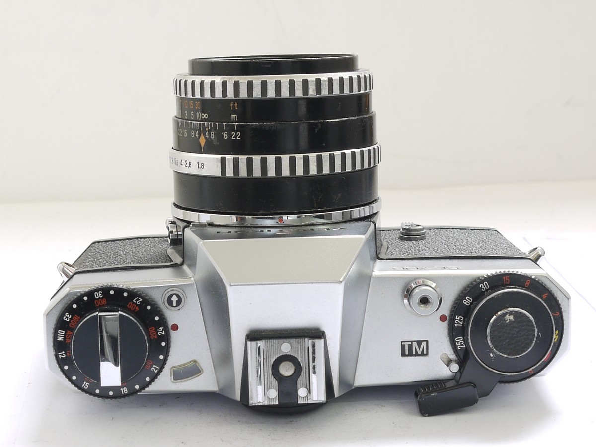 mwclassiccameras-20210430-202 Zeiss Ikon SL706 TM 35mm SLR, chrome, M42 screw mount + 50mm f1.8 Pancolar M42 lens, with front cap