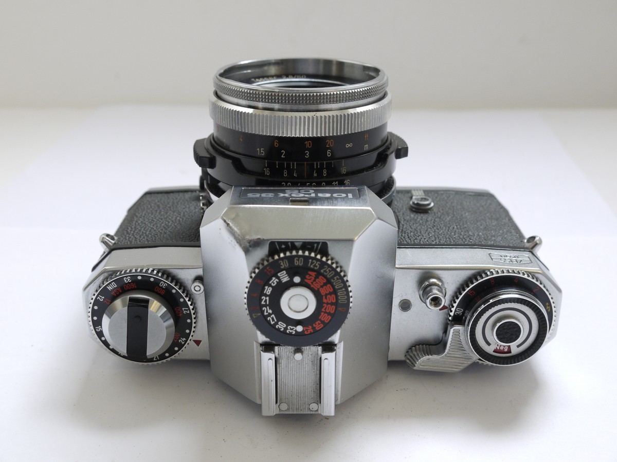 mwclassiccameras-20210507-158 Zeiss Ikon/Voigtlander Icarex 35 CS TM 35mm SLR with removable CS prism finder + 50mm f20.8 Tessar M42 screw mount lenbs with makers front cap