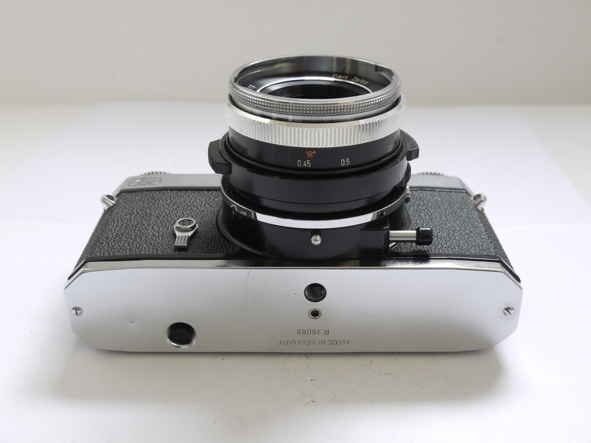 mwclassiccameras-20210507-159 Zeiss Ikon/Voigtlander Icarex 35 CS TM 35mm SLR with removable CS prism finder + 50mm f20.8 Tessar M42 screw mount lenbs with makers front cap