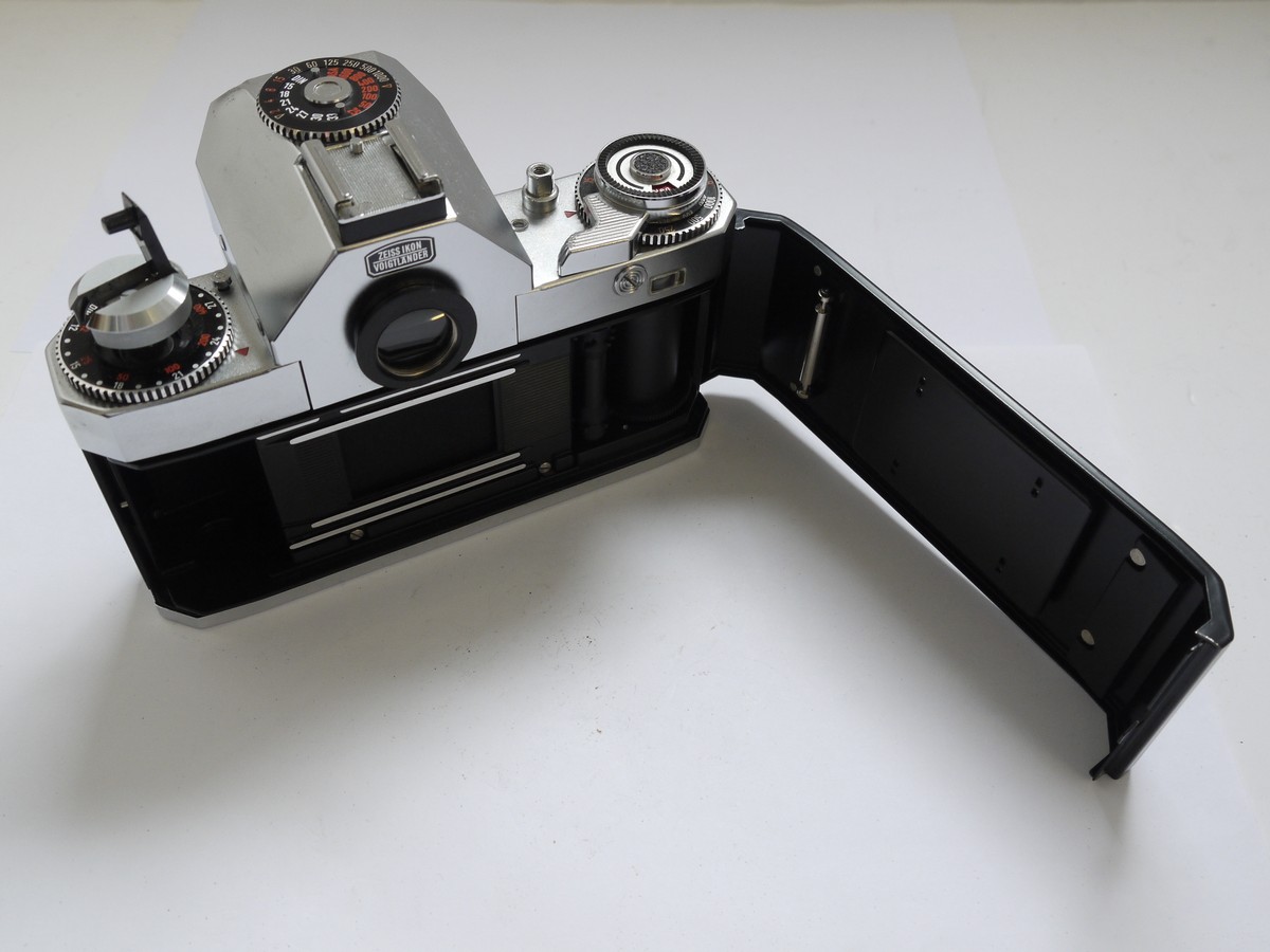 mwclassiccameras-20210507-161 Zeiss Ikon/Voigtlander Icarex 35 CS TM 35mm SLR with removable CS prism finder + 50mm f20.8 Tessar M42 screw mount lenbs with makers front cap