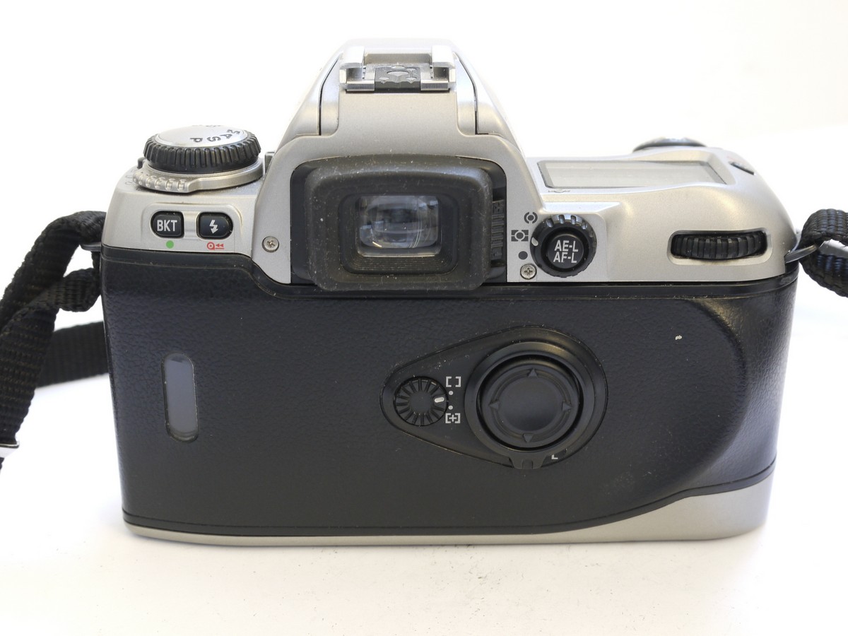 Nikon F80 35mm SLR body, Silver grey finish, with body cap & strap