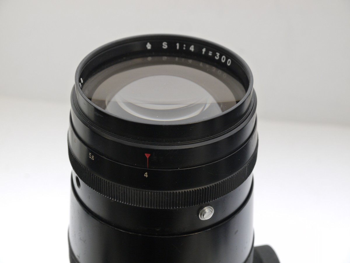 mwclassiccameras-20210521-108 Jena (Carl Zeiss) 300mm f4 S (Sonnar) manual focus M42 screw mouint lens with removable tripod mount + caps