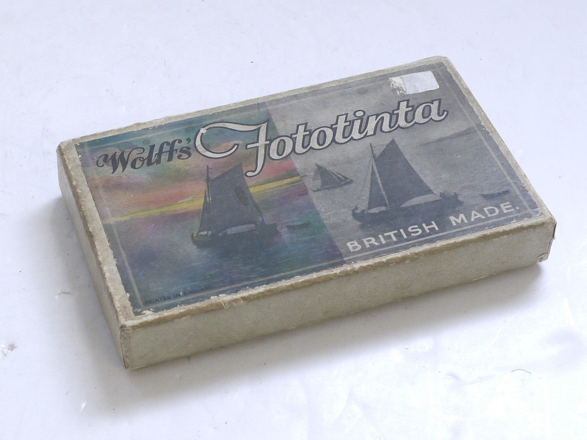 mwclassiccameras-20210521-144 Wolff's Fototinta coloured pencils & solution photograph tinting kit in makers box