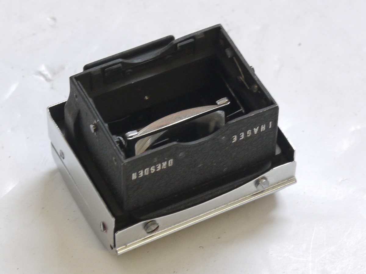 mwclassiccameras-20210521-174 Exakta Waist-level finder, chrome with leatherette covering + brown leather case. No screen