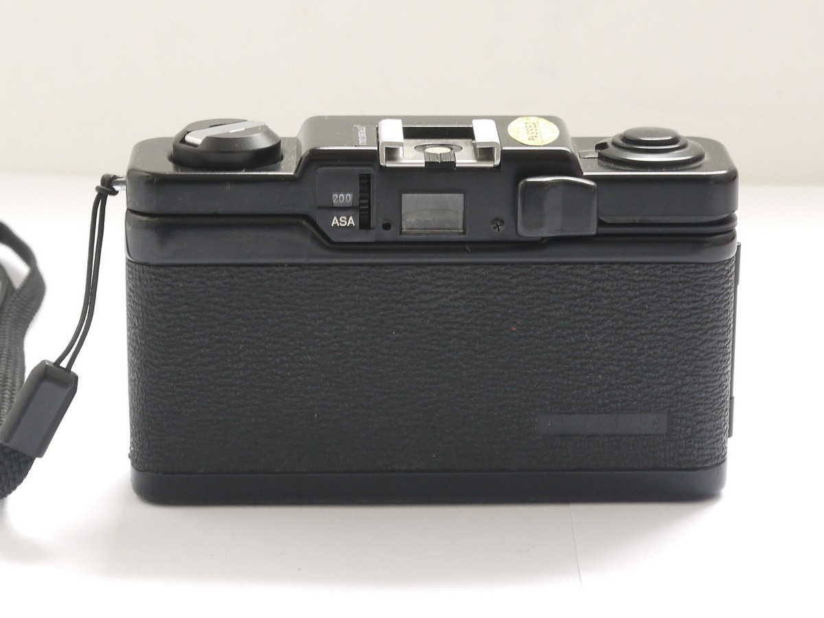 mwclassiccameras-20210618-19 Ricoh FF1 35mm compact camera with 35mm f2.8 Color Rikenon lens + wrist strap