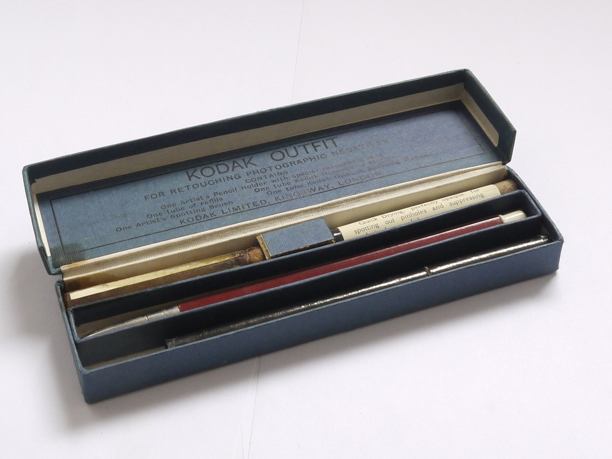 mwclassiccameras-20210618-354 Kodak Retouching Outfit for Negatives, with 2 bottles, leads in tube & pensil holder. All in makers outfit box