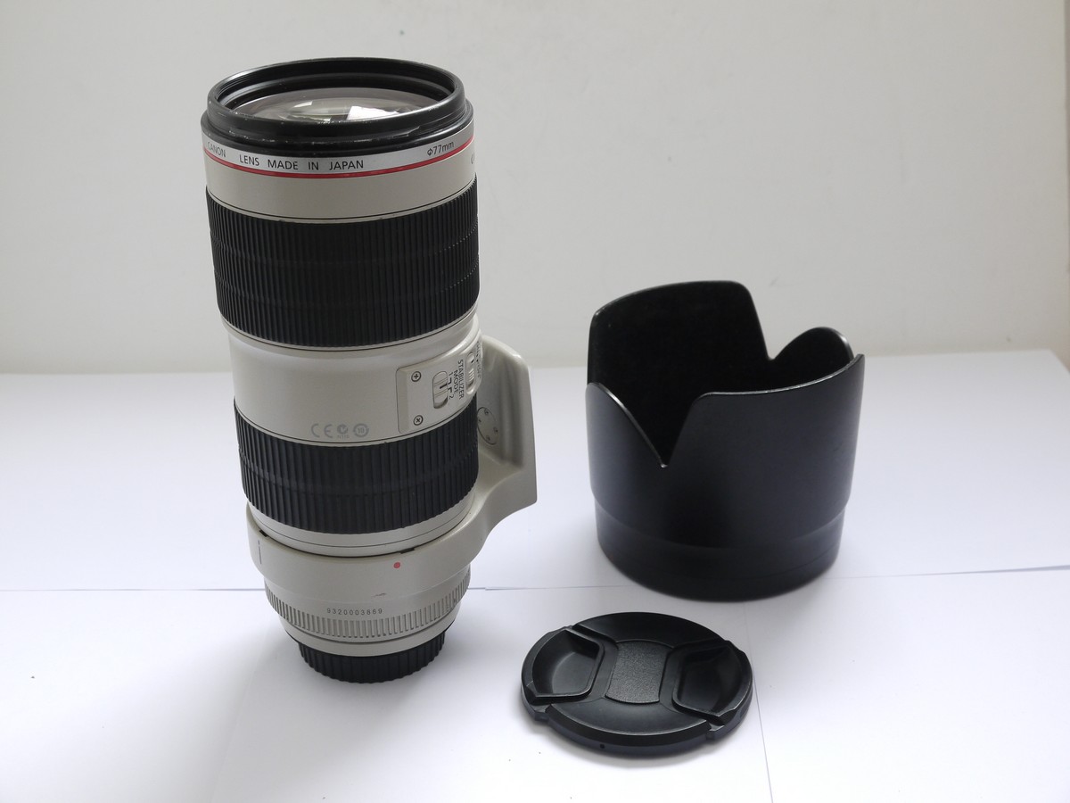 mwclassiccameras-20210625-21 Canon EF 70-200m f2.8 L IS II USM lens, Yellow barrel with black control bands + makers caps & ET-87 bayonet lens hood