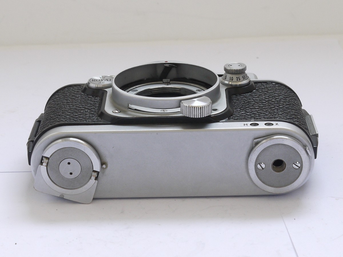 mwclassiccameras-20210702-183 Robot Royal 36 24x36 35mm CRF clockwork motorised body