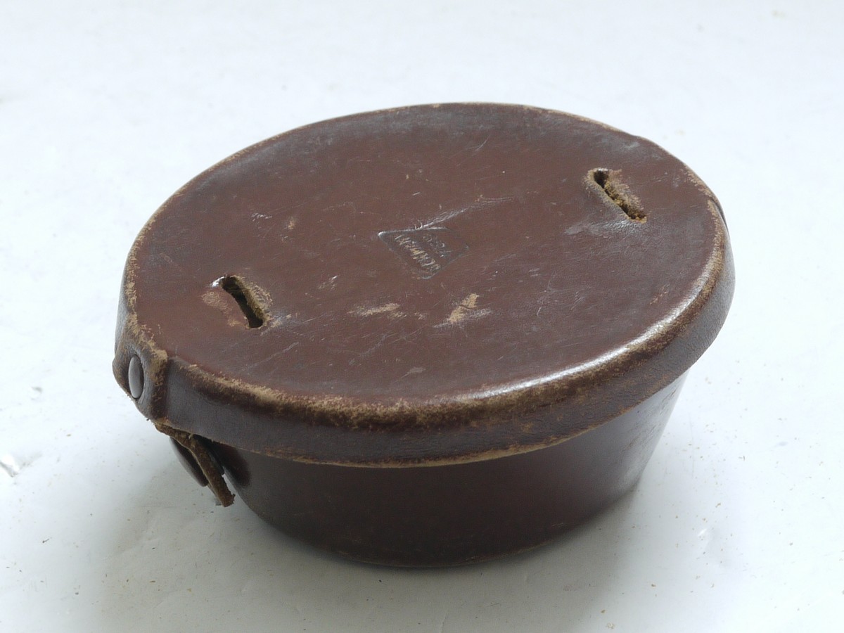 mwclassiccameras-20210709-162 Zeiss Ikon S60 mm screw-in white metal lens hood (1132) + makers leather case