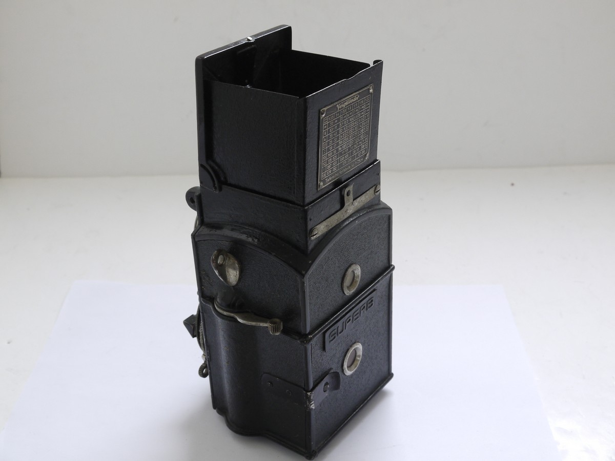mwclassiccameras-20210709-57 Voigtlander Superb 6x6 TLR, Art-Deco Styling. with 7.5cm f3.5 Skopar lens in Compur shutter. NEEDS REPAIR