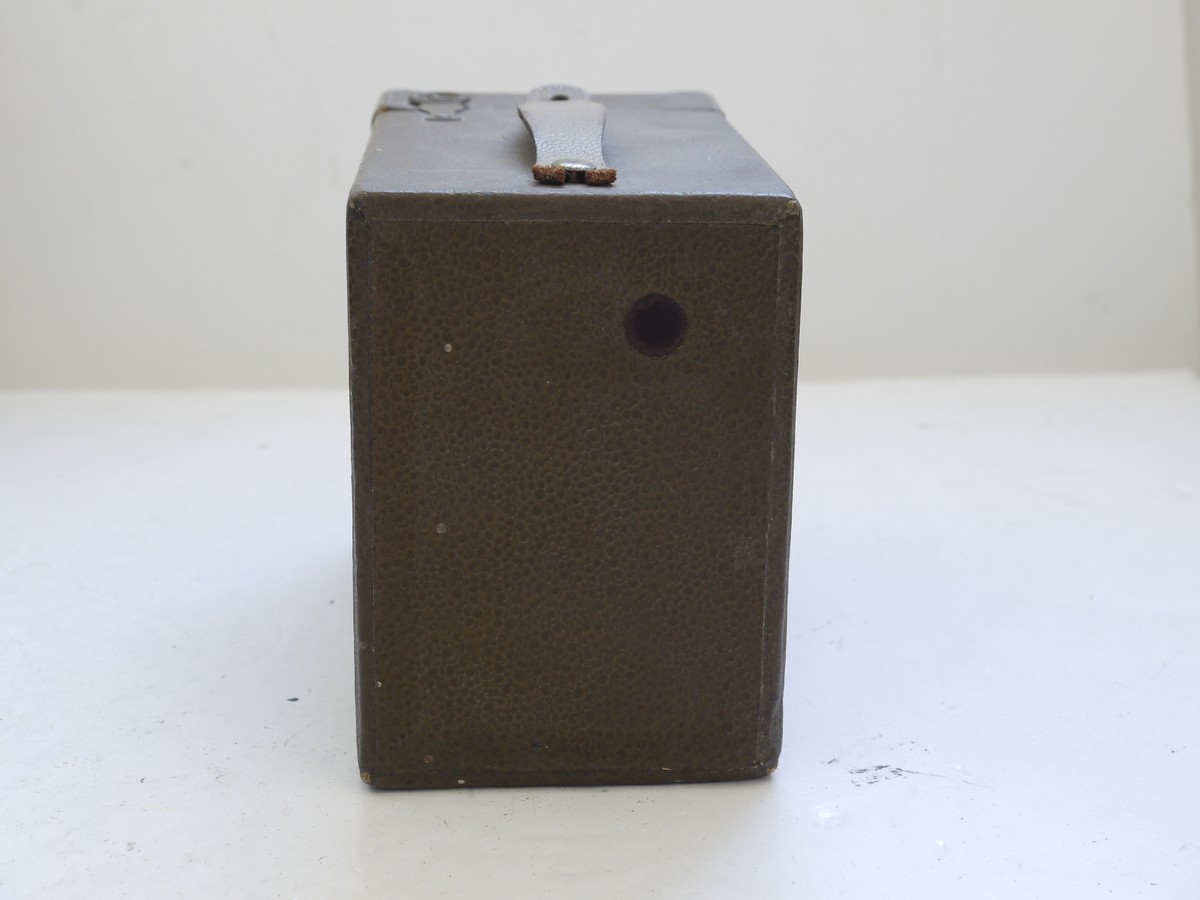 mwclassiccameras-20210716-247 Kodak No.2 Cartridge Hawkeye Model C 50th ANNIVERSARY BROWN coloured Box Camera, with handle