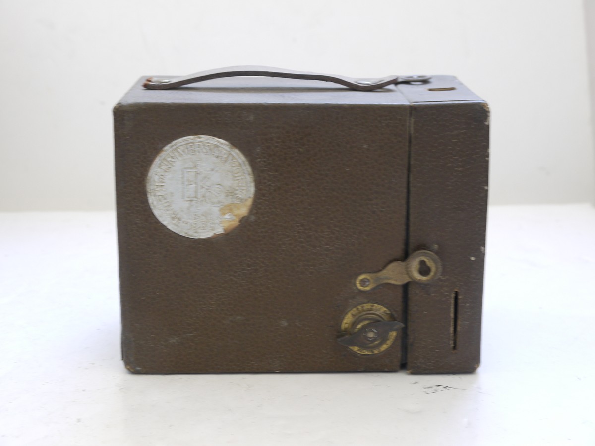 mwclassiccameras-20210716-248 Kodak No.2 Cartridge Hawkeye Model C 50th ANNIVERSARY BROWN coloured Box Camera, with handle