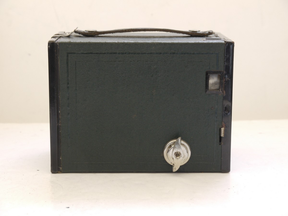 mwclassiccameras-20210716-252 Kodak No.2 Brownie. Model F GREEN coloured Box camera with black metal parts c1901-33. With black handle
