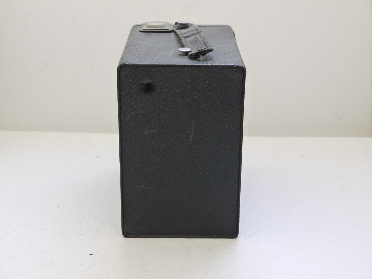 mwclassiccameras-20210716-328 Kodak Target Brownie Six-16 leatherette covered Box camera with metallic Art-Deco patterned front c1941-46. With handle