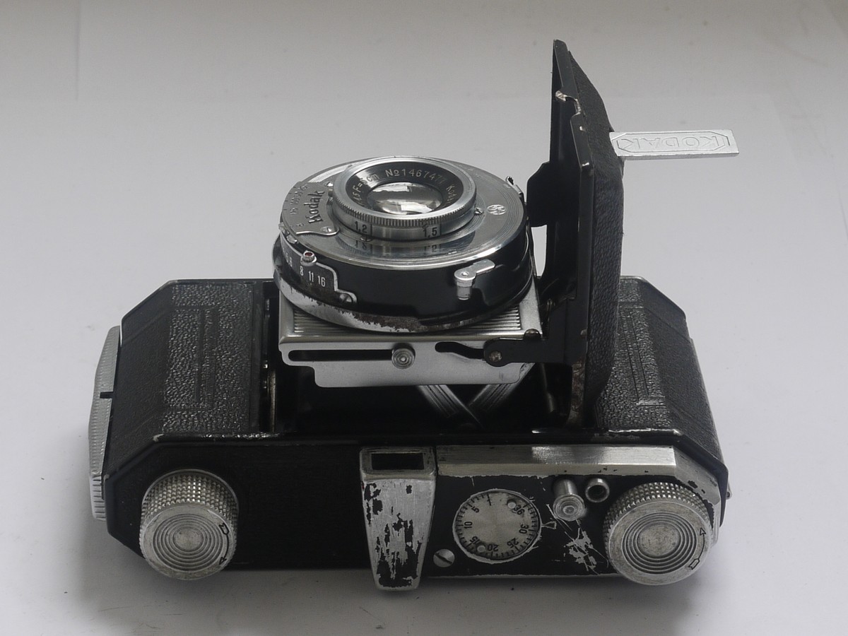 mwclassiccameras-20210812-85 Kodak Retinette 35mm folding camera with 5cm f4.5 Anastigmat lens in 4-speed shutter