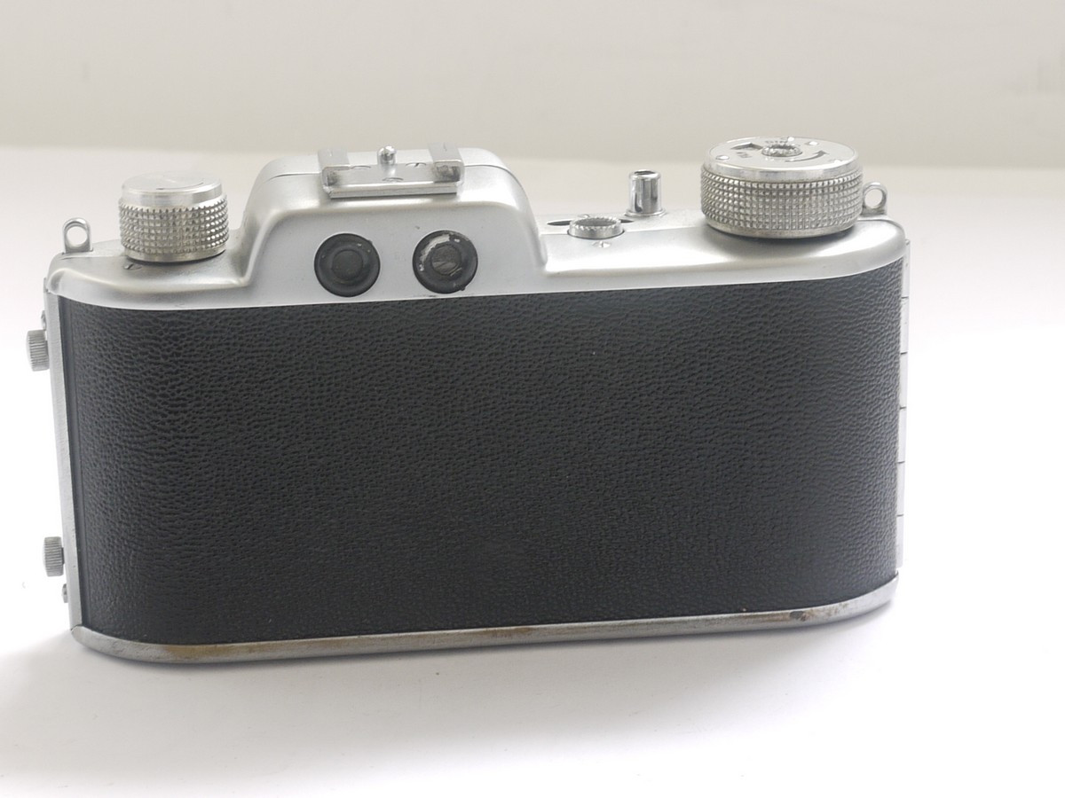 mwclassiccameras-20210820-179 Akarette 35mm viewfinder camera with optional 50 & 75mm built-in finders + 50mm f3.5 Radionar interchangeable lens, front cap & ER case