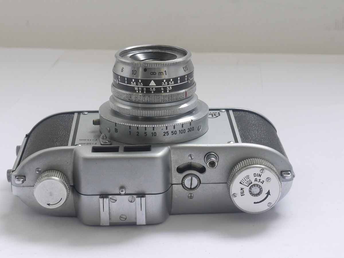 mwclassiccameras-20210820-180 Akarette 35mm viewfinder camera with optional 50 & 75mm built-in finders + 50mm f3.5 Radionar interchangeable lens, front cap & ER case