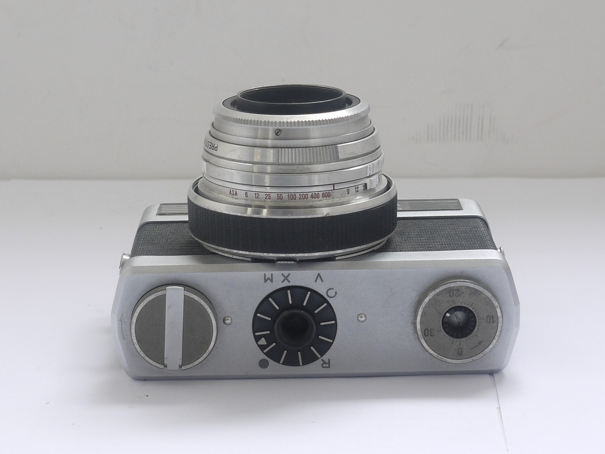 mwclassiccameras-20210827-16 Werra 3 35mm coupled rangefinder camera with three built-in bright-line finder frames + 50mm f2.8 Tessar interchangeable lens with reversible lens hood & front cap