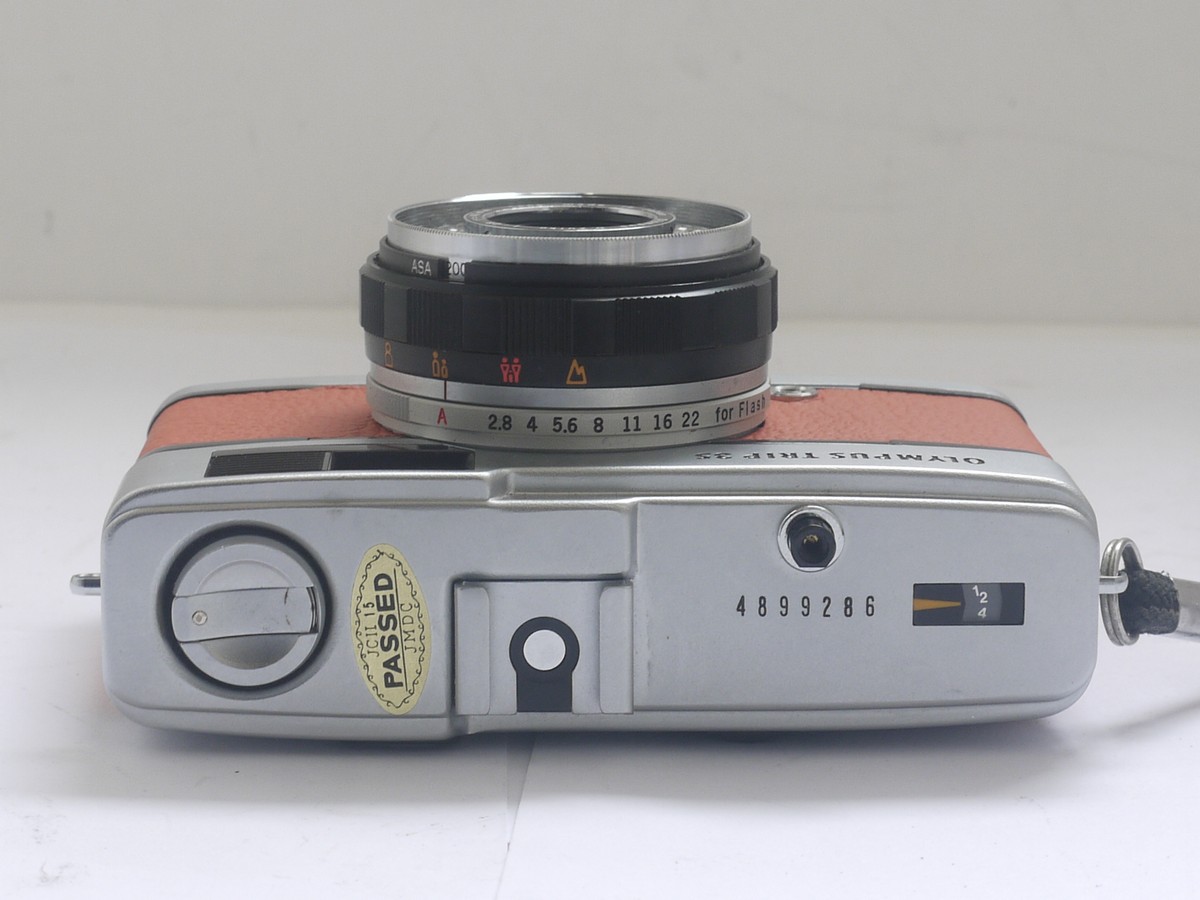 mwclassiccameras-20210909-29 Olympus Trip 35 selenium metered compact camera with replaced Orange covering, with 40mm f2.8 D Zuiko lens & wrist strap