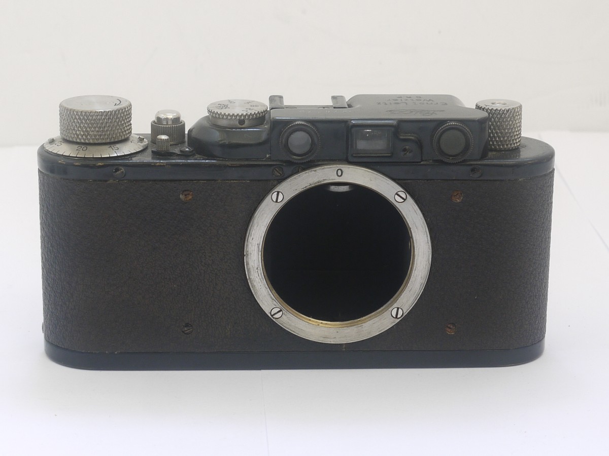 mwclassiccameras-20210917-30 Leica II black & nickel body (No.74172)