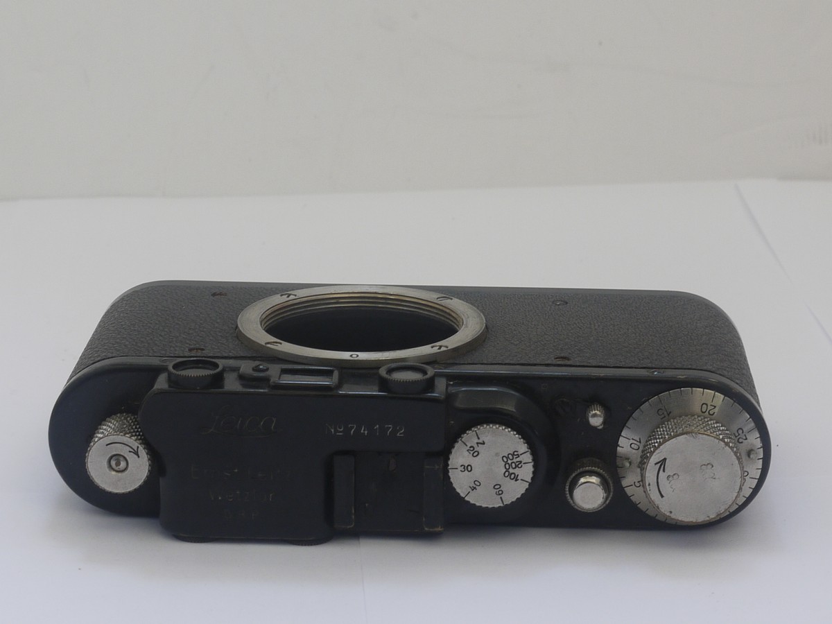 mwclassiccameras-20210917-32 Leica II black & nickel body (No.74172)
