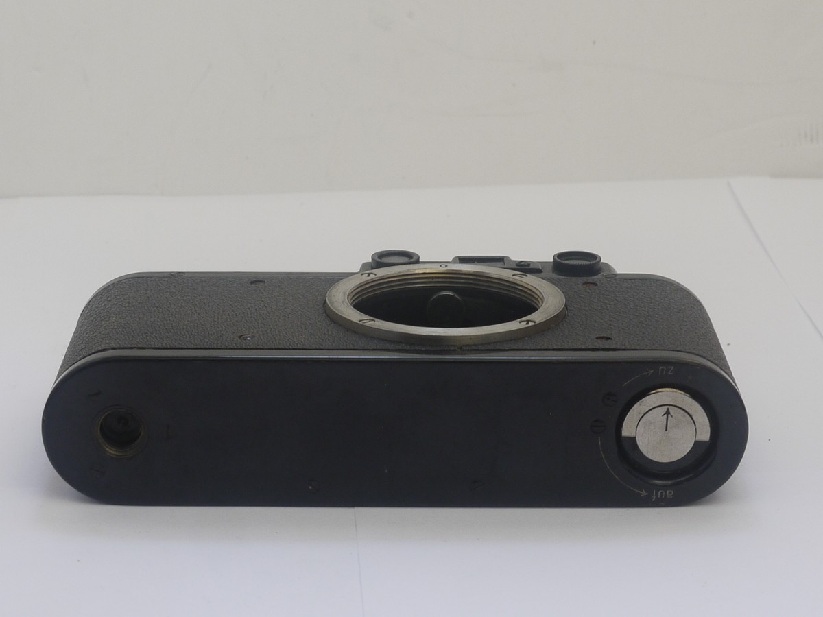 mwclassiccameras-20210917-33 Leica II black & nickel body (No.74172)