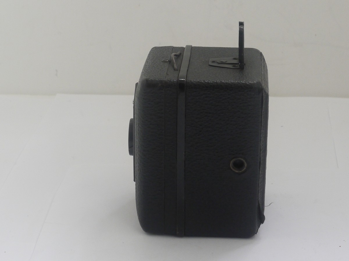 mwclassiccameras-20211008-21 Zeiss Ikon Baby Box Tengor 2x4cm on 127 film, complete with makers leather case