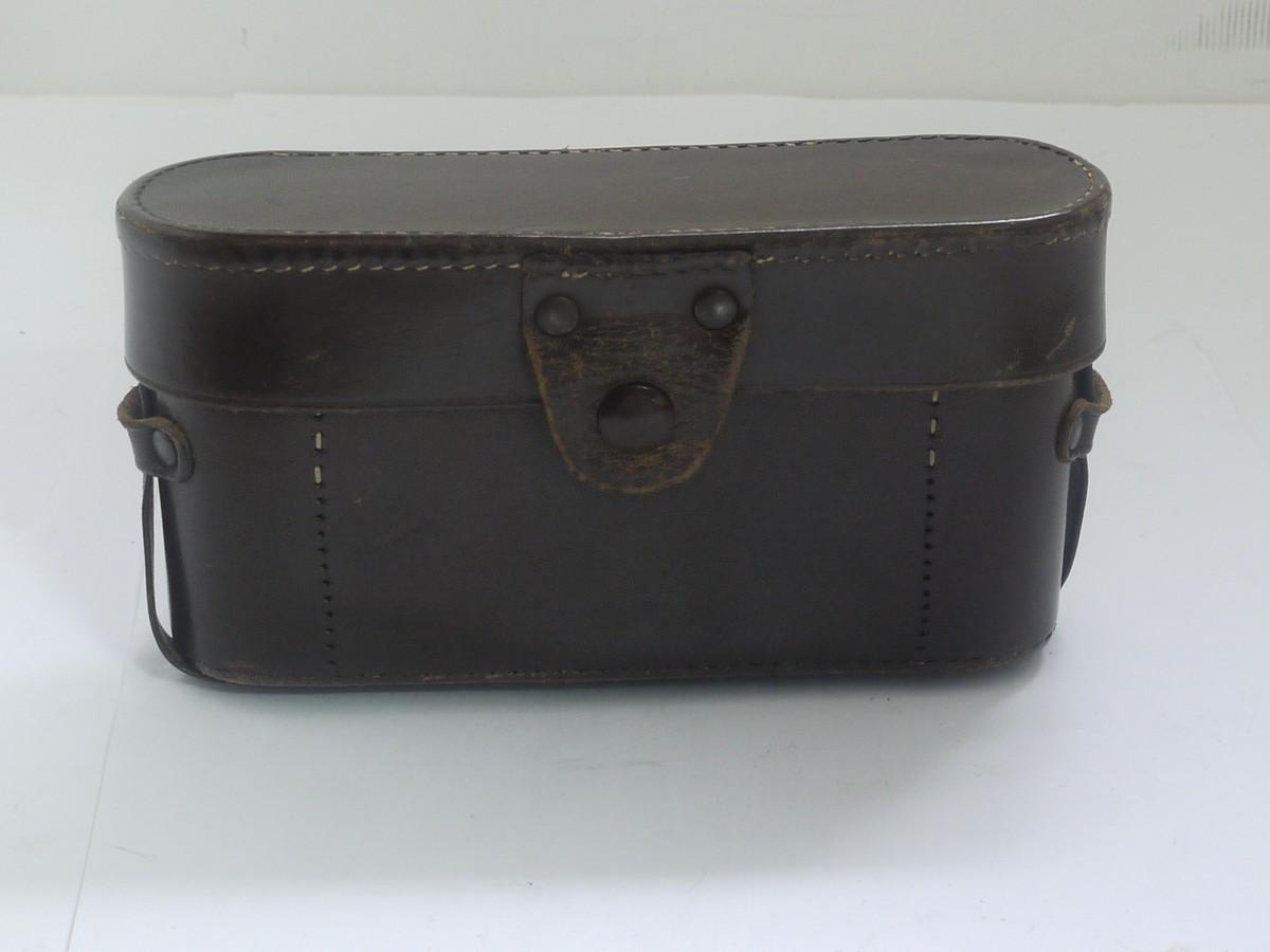 mwclassiccameras-20211008-93 Leitz brown leather ER case with strap, for Post-War Leica L39 cameras, with long nose front. No Tripod fixing screw