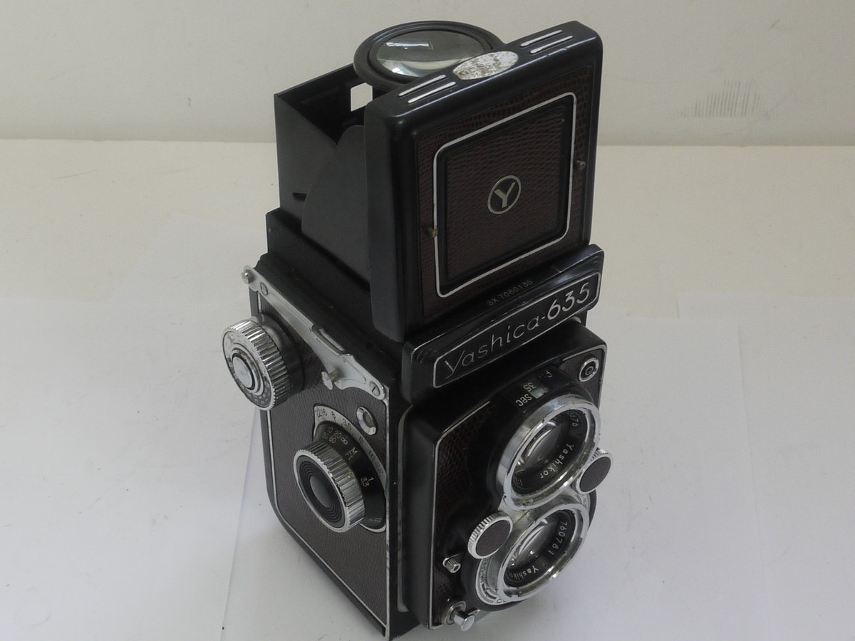 mwclassiccameras-20211015-181 Yashica 635 6x6 120 TLR with Reskinned Faux Reptile purple covering, with 80mm f3.5 Yashikor lens in Copal MXV shutter + front cap. NON-WORKING SHUTTER