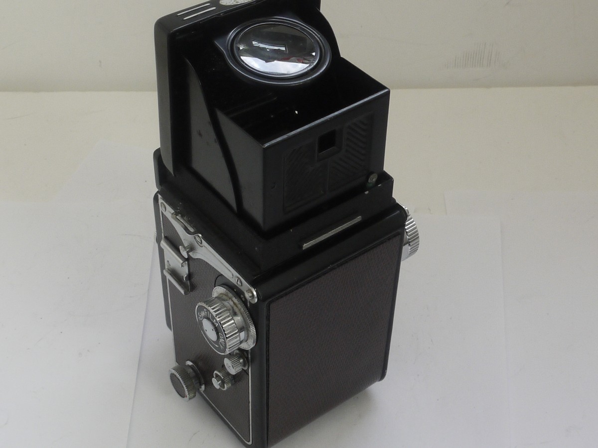 mwclassiccameras-20211015-182 Yashica 635 6x6 120 TLR with Reskinned Faux Reptile purple covering, with 80mm f3.5 Yashikor lens in Copal MXV shutter + front cap. NON-WORKING SHUTTER