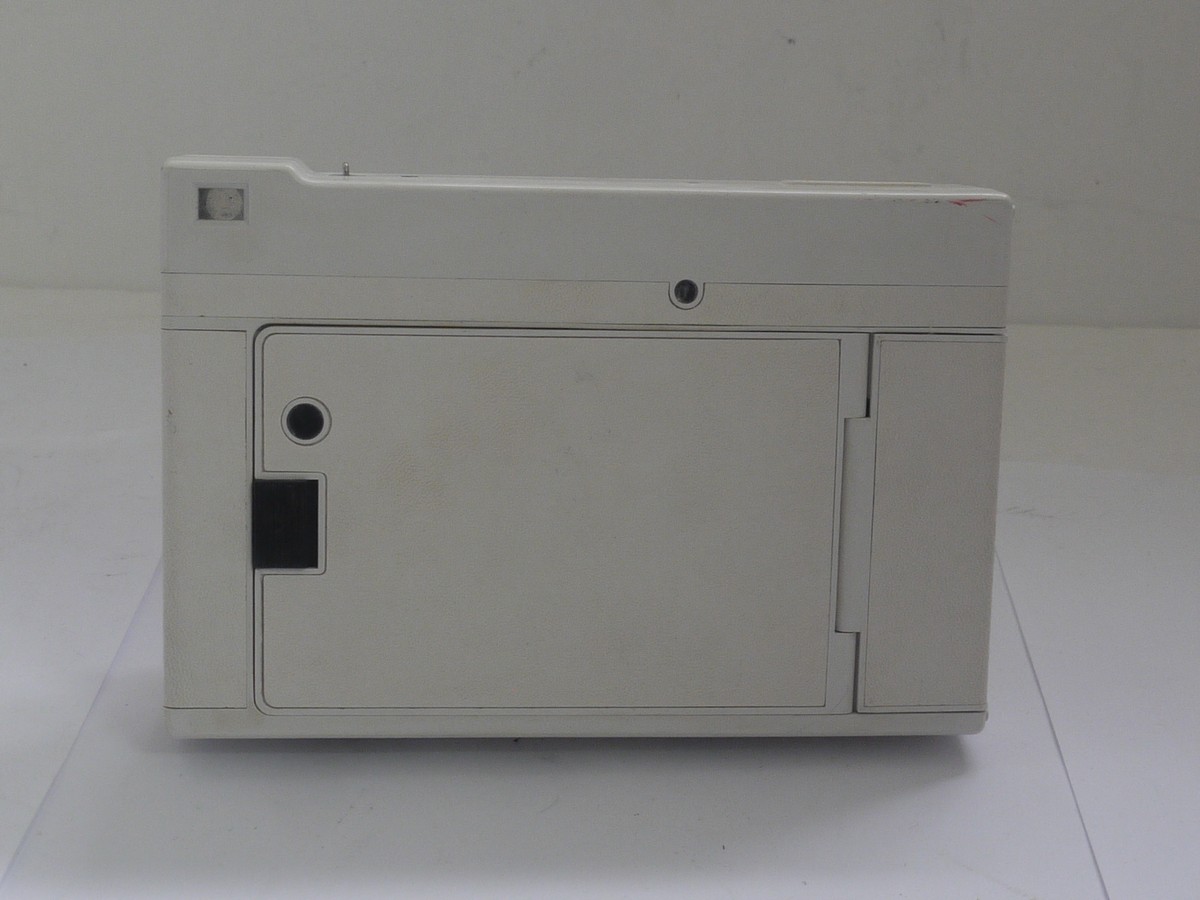 mwclassiccameras-20211015-55 Lomography Lomo Instant White coloured instant film camera with 27mm f8 lens